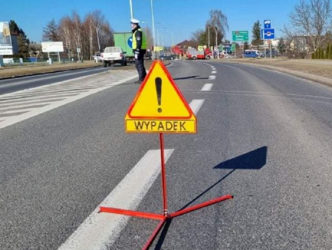 Wypadek w Kostomłotach Drugich. Kierowcy muszą liczyć się z utrudnieniami Wypadek w Kostomłotach Drugich. Kierowcy muszą liczyć się z utrudnieniami