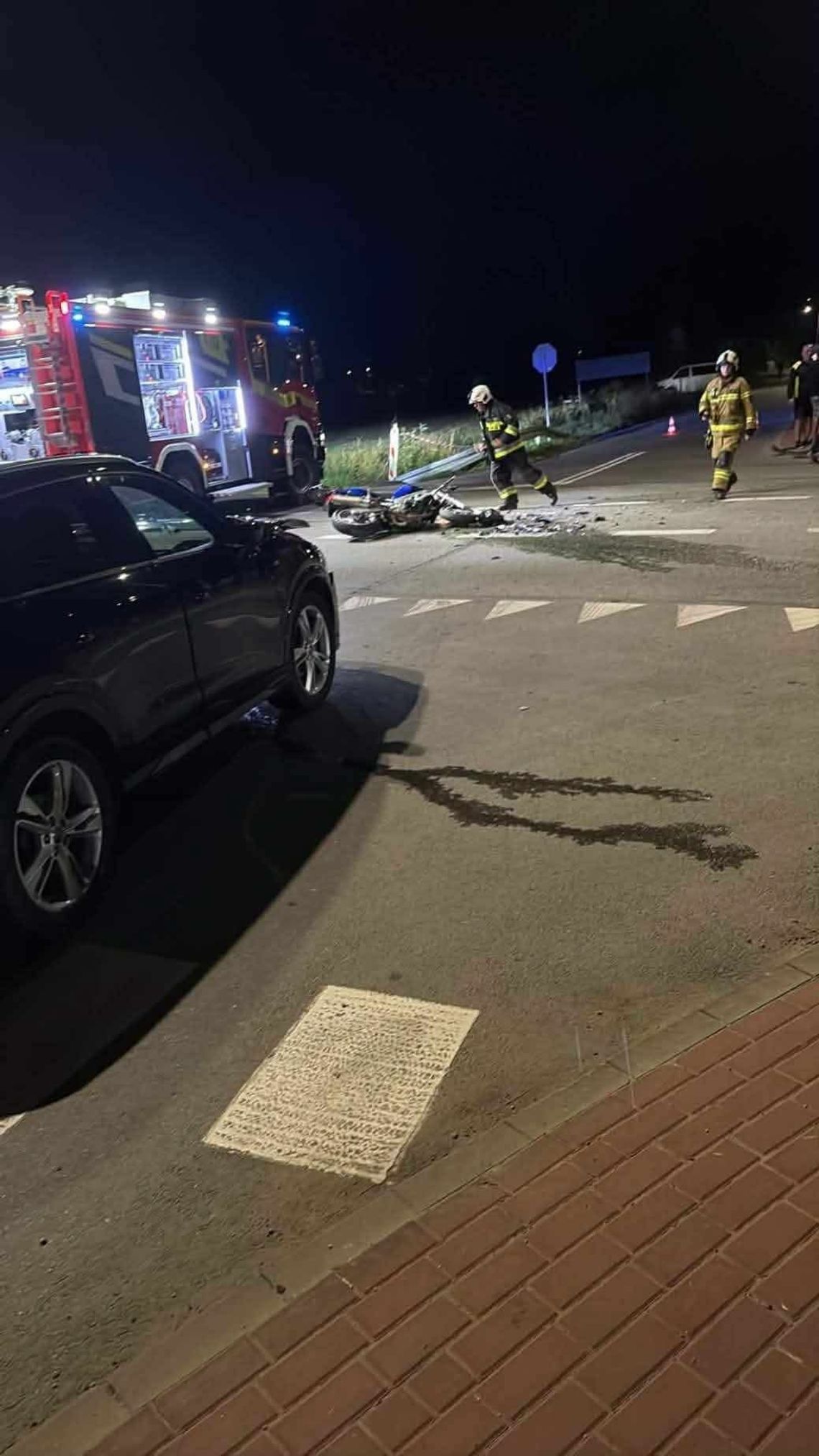 Wypadek w Krajnie-Parcelach. Audi zderzyło się z motocyklem. 19-latek trafił do szpitala