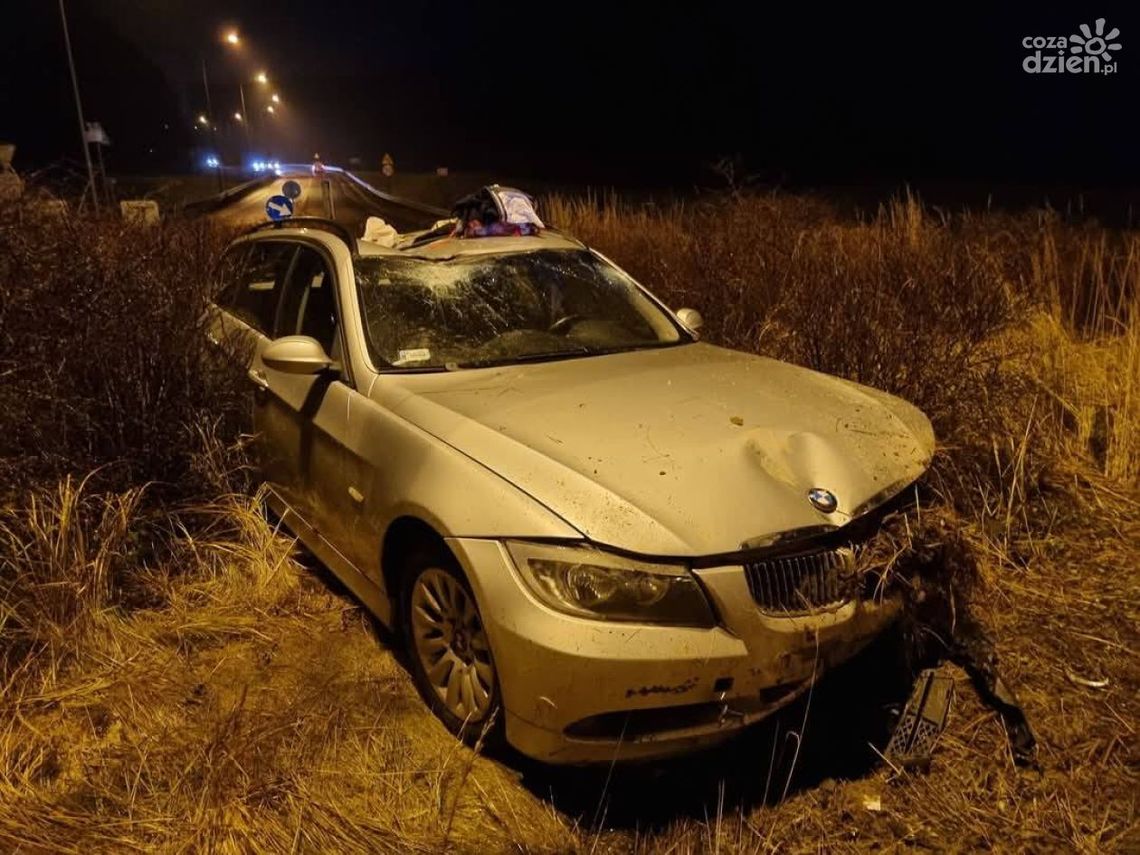 Wypadek z udziałem BMW na słynnym rondzie Małysza! Nietrzeźwy kielczanin trafił do szpitala Wypadek z udziałem BMW na słynnym rondzie Małysza! Nietrzeźwy kielczanin trafił do szpitala