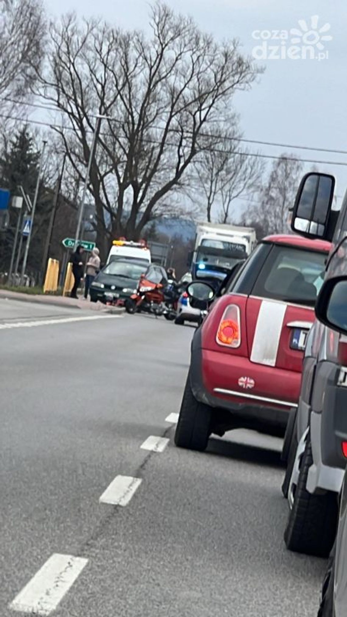 Wypadek z udziałem motocyklisty na trasie Starachowice - Ostrowiec 