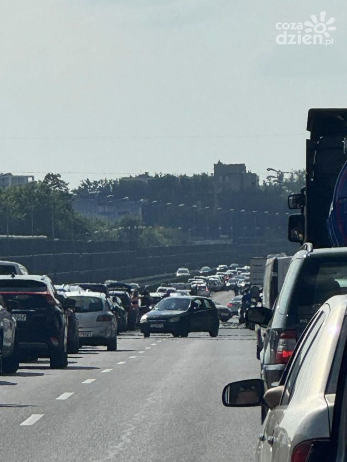 Wypadek zablokował trasę Cedzyna- Kielce na S74 (edytowane)