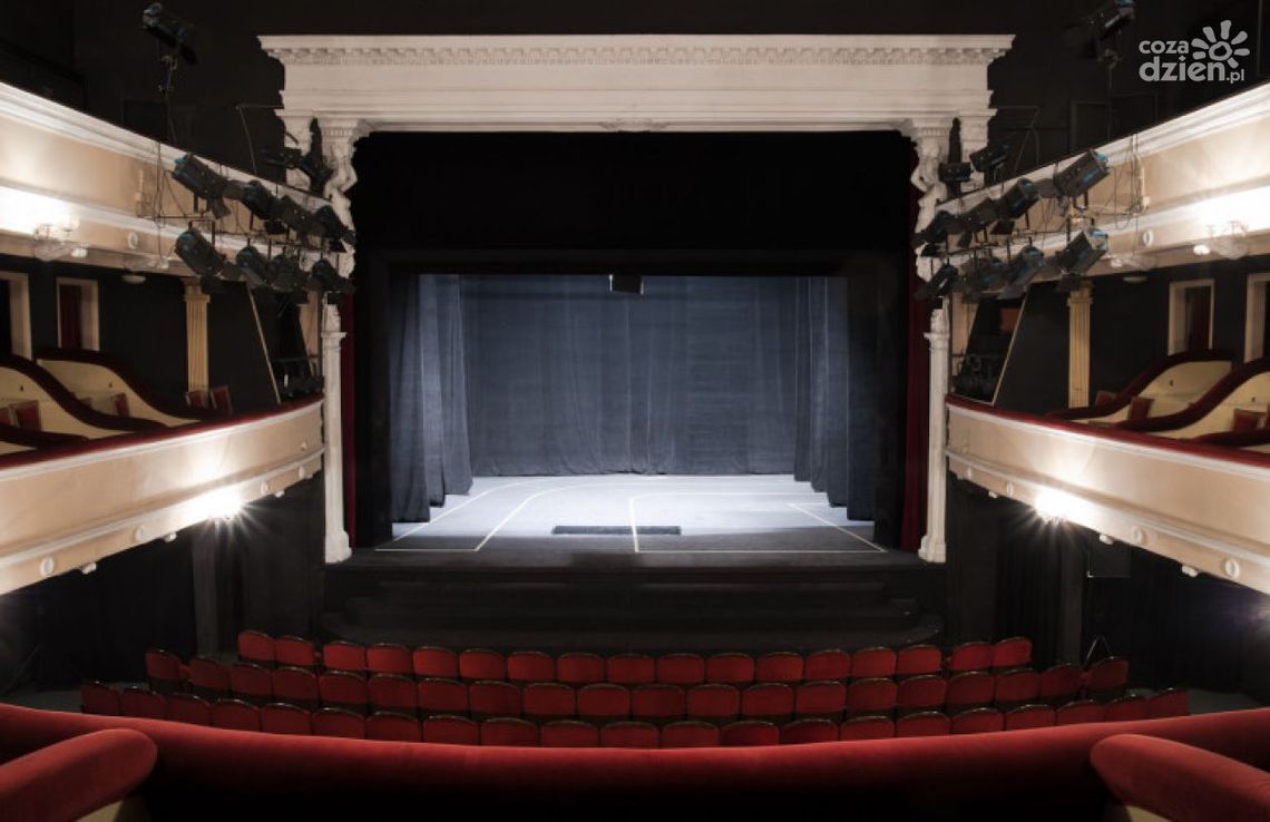 Wystawa i spacer po zakamarkach Teatru Wystawa i spacer po zakamarkach Teatru