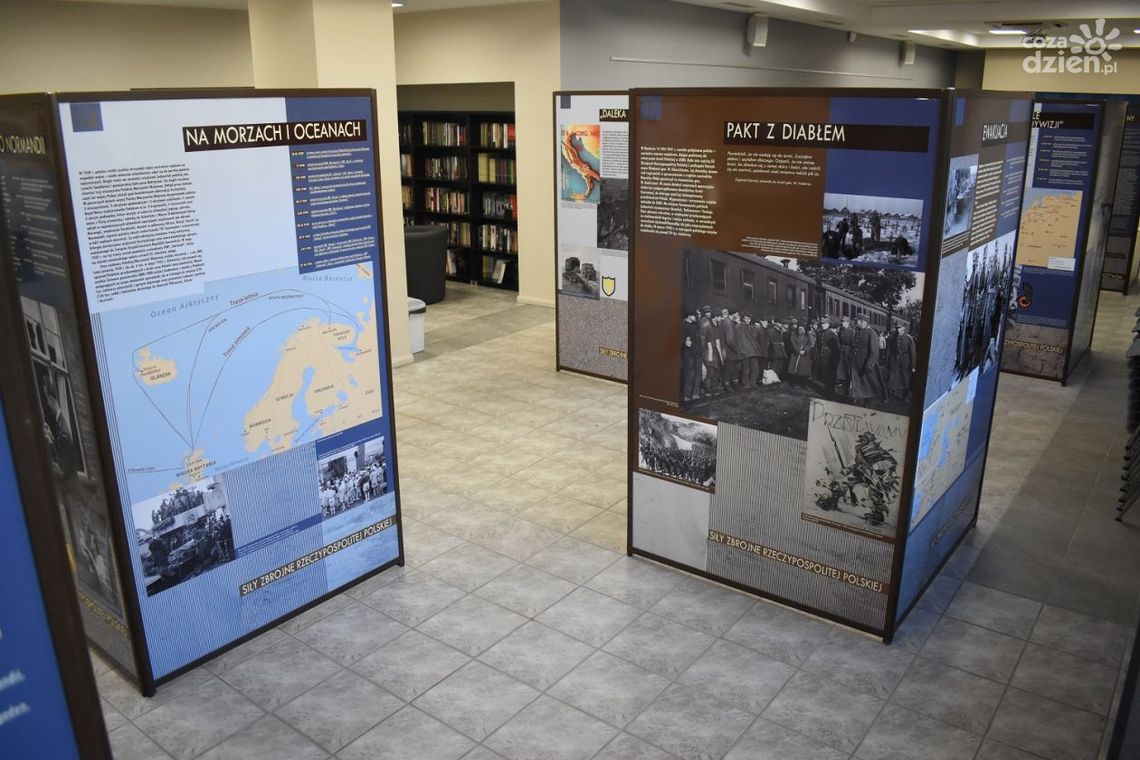 Wystawa o Polakach na frontach II wojny światowej w CE IPN „Przystanek Historia” w Kielcach Wystawa o Polakach na frontach II wojny światowej w CE IPN „Przystanek Historia” w Kielcach