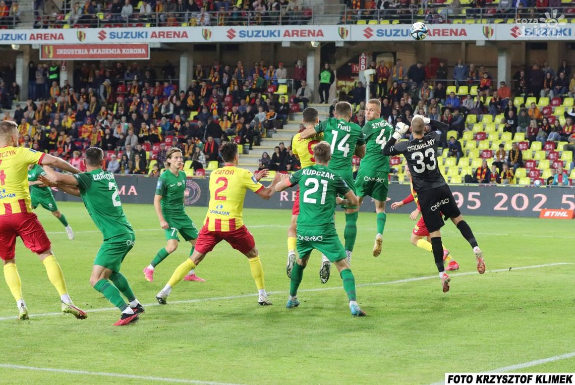 Wyszarpany remis Korony. Wyszarpany remis Korony.