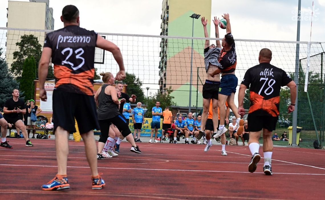 XV Wakacyjny Turniej Piłki Siatkowej Dzikich Drużyn XV Wakacyjny Turniej Piłki Siatkowej Dzikich Drużyn