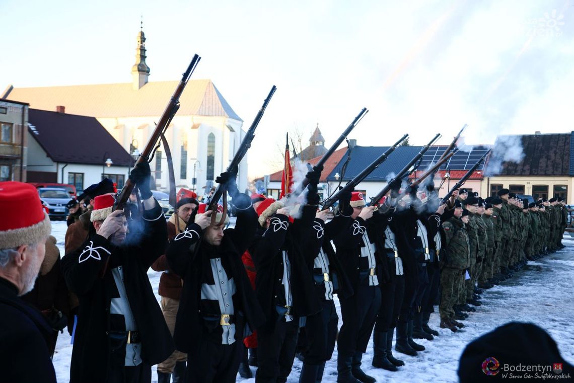 XXXIII Marsz Szlakiem Powstańców Styczniowych. Centralne Obchody 163. Rocznicy Wybuchu Powstania Styczniowego w Świętokrzyskiem XXXIII Marsz Szlakiem Powstańców Styczniowych. Centralne Obchody 163. Rocznicy Wybuchu Powstania Styczniowego w Świętokrzyskiem