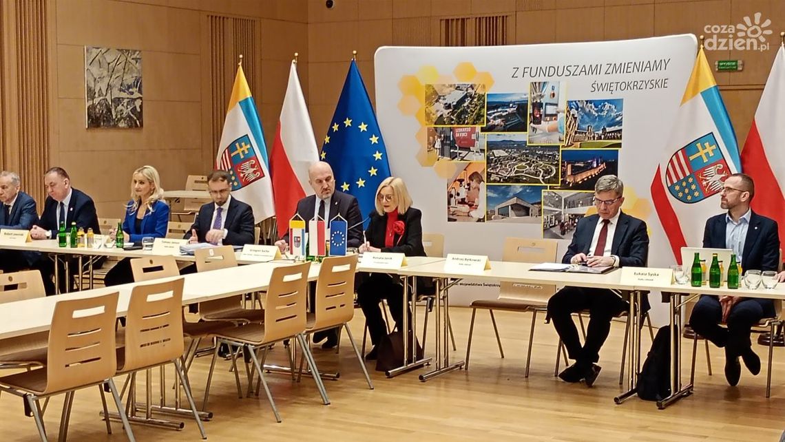 XXXIII posiedzenie Komitetu Monitorującego RPO Województwa Świętokrzyskiego 2014–2020 XXXIII posiedzenie Komitetu Monitorującego RPO Województwa Świętokrzyskiego 2014–2020
