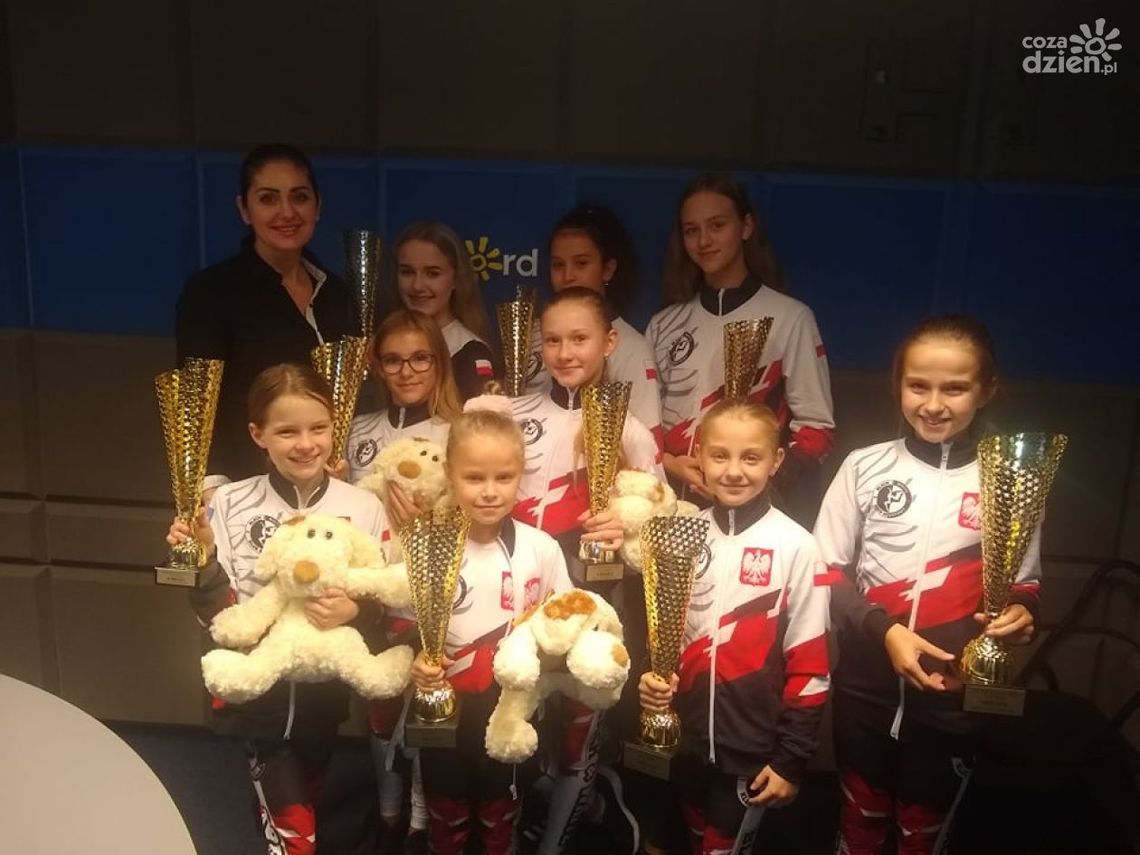 Z Cegłowa z trzynastoma medalami Z Cegłowa z trzynastoma medalami