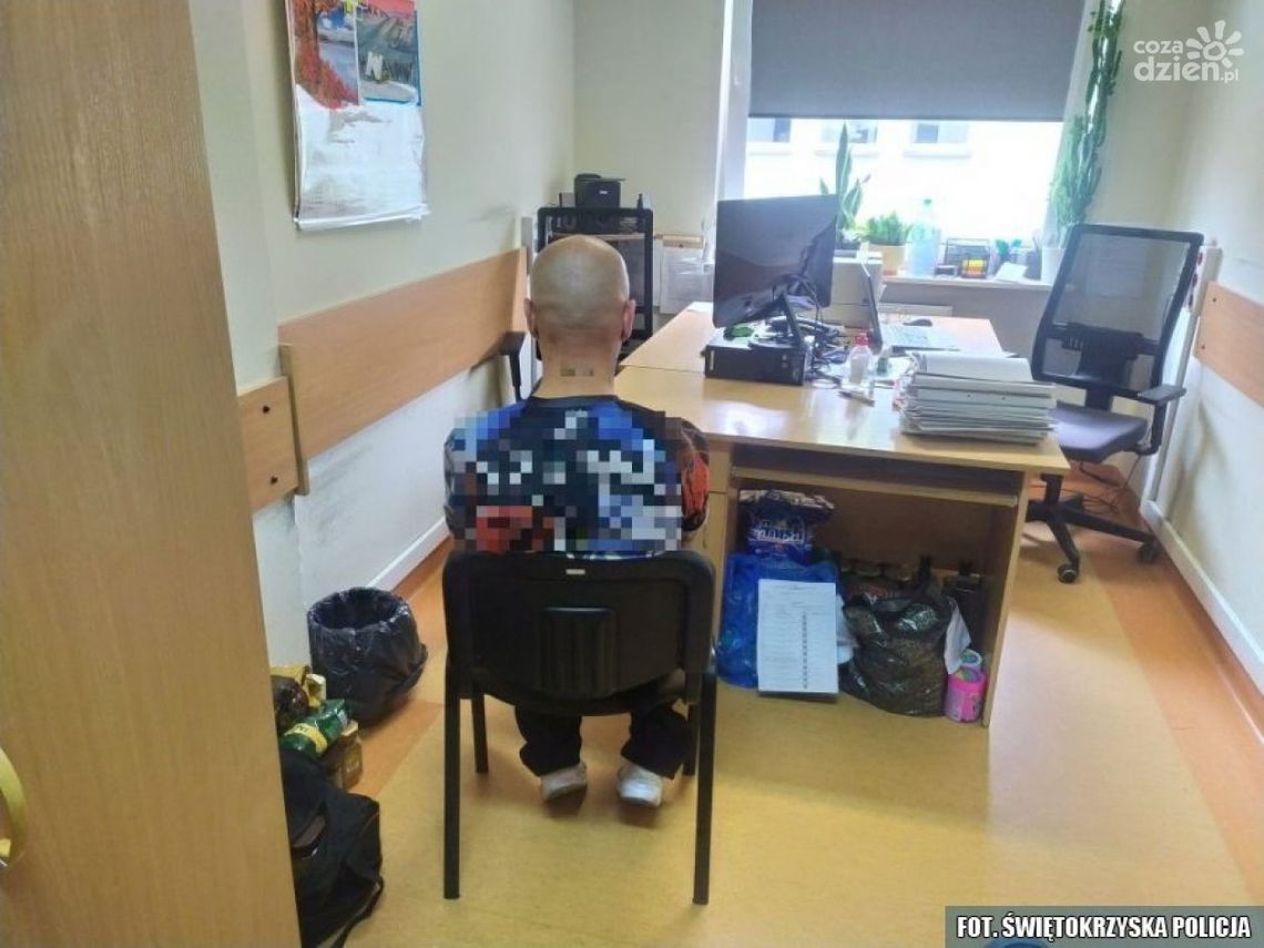 Z plecakiem pełnym zakupów próbował ominąć kasę