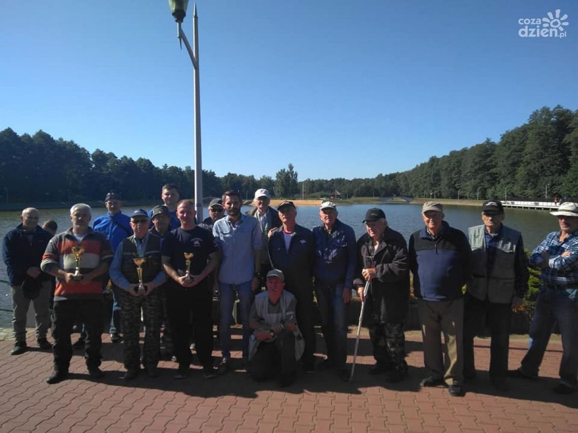 Z wędkami walczyli o puchar radnego