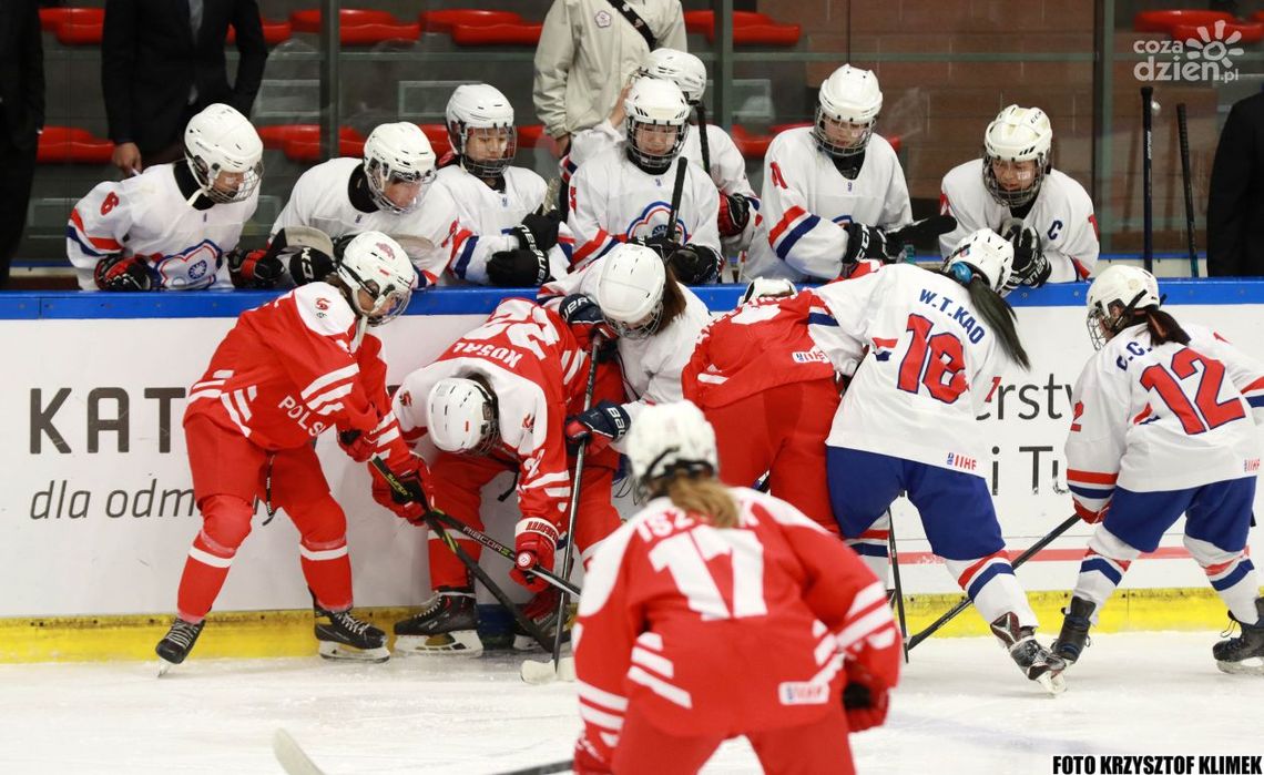 Z wizytą na hokeju kobiet