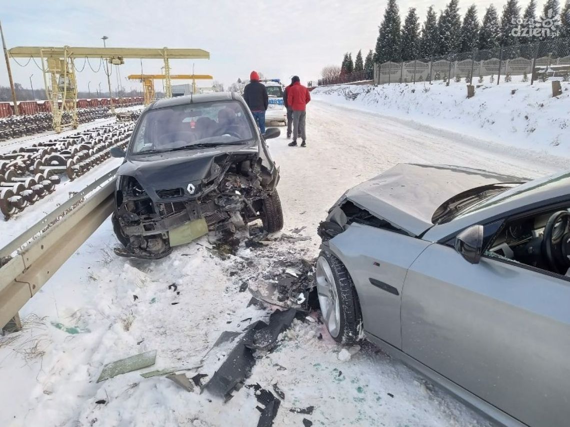 Za duża prędkość przyczyną wypadku. Nastolatka w szpitalu Za duża prędkość przyczyną wypadku. Nastolatka w szpitalu
