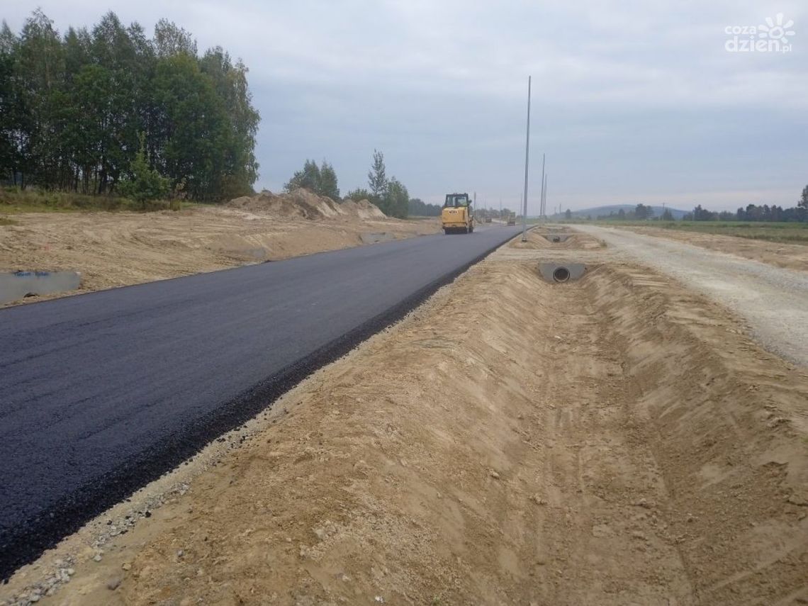 Zaawansowane prace przy budowie drogi "porąbczańskiej" w Bielinach Zaawansowane prace przy budowie drogi "porąbczańskiej" w Bielinach