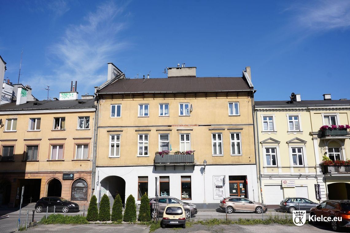 Zabytkowa kamienica przy ul. Wesołej 38 w Kielcach przejdzie termomodernizację