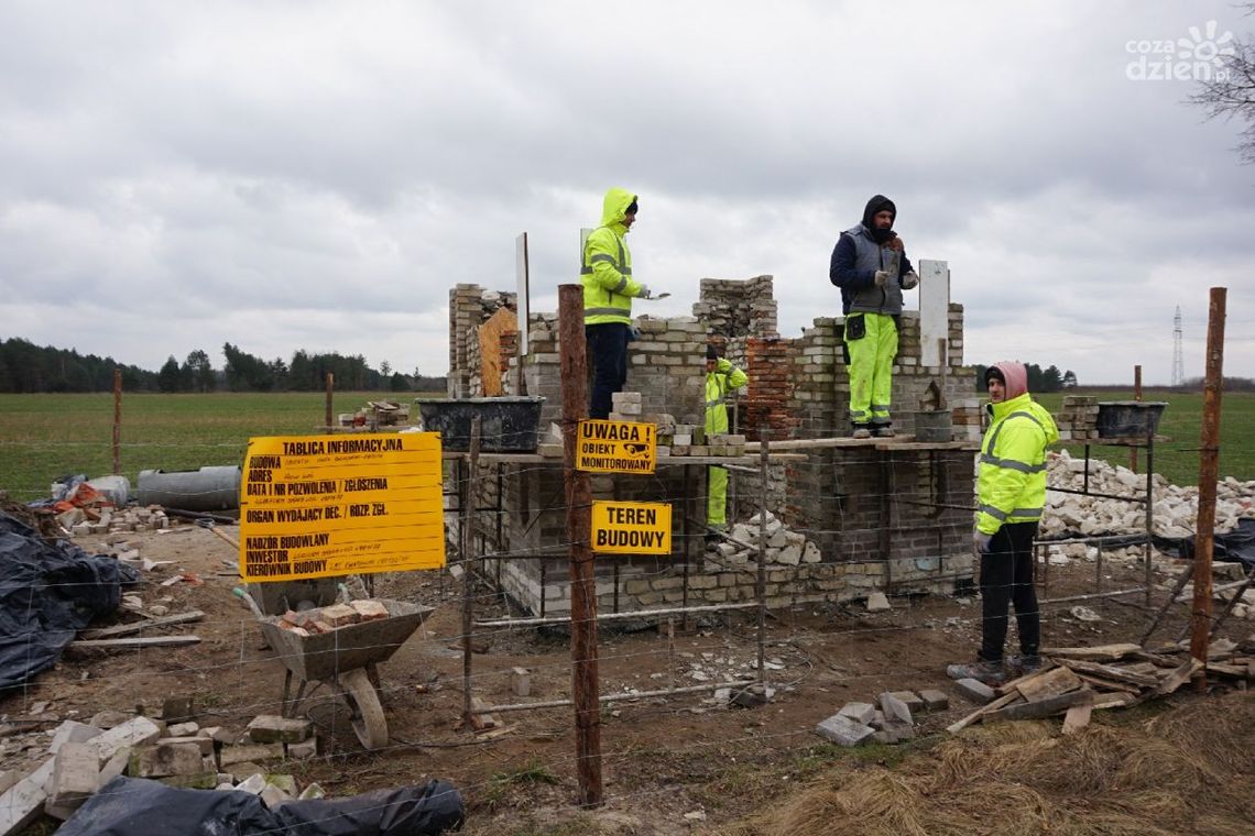 Zabytkowa kapliczka w Potoku odzyska blask w nowym miejscu Zabytkowa kapliczka w Potoku odzyska blask w nowym miejscu