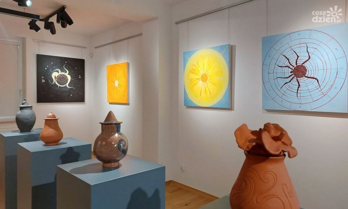 Zaklęcia i Przodki - malarstwo, ceramika i obiekty Zaklęcia i Przodki - malarstwo, ceramika i obiekty