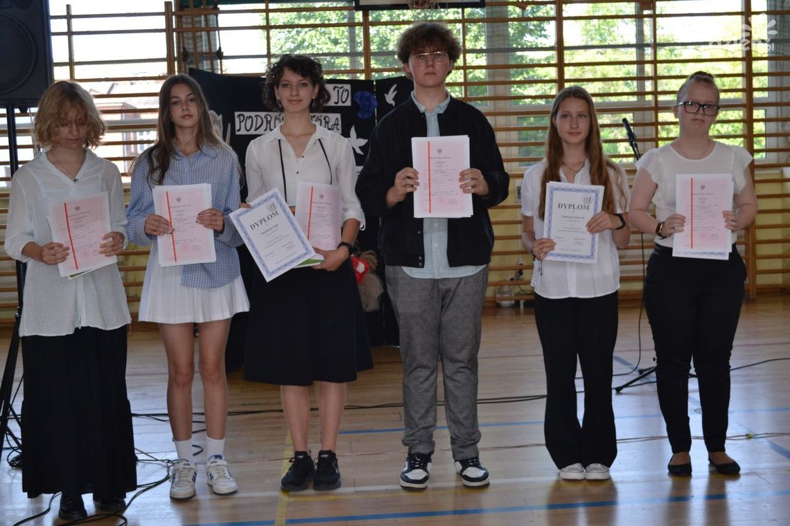 Zakończenie roku szkolnego w ostrowieckim liceum im. S. Staszica Zakończenie roku szkolnego w ostrowieckim liceum im. S. Staszica