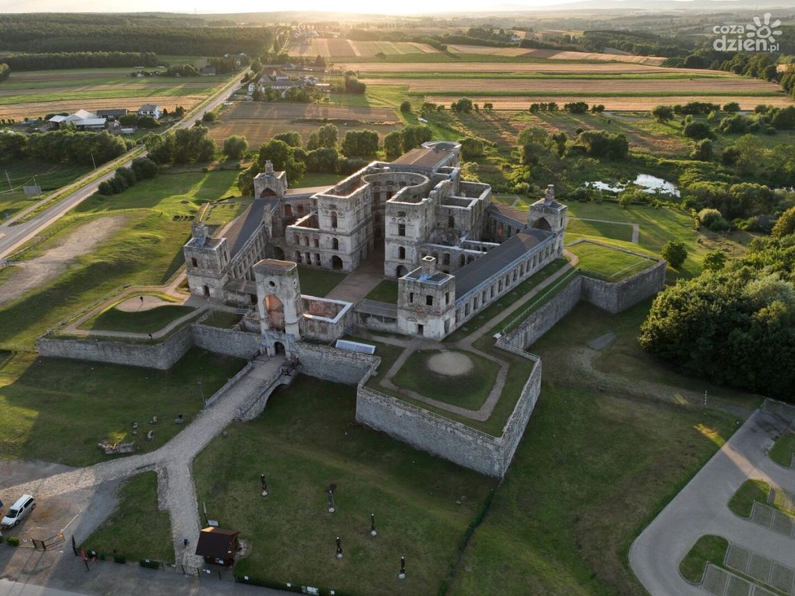 Zamek Krzyżtopór ożyje historią – „Hołd Pruski” na żywo już w niedzielę Zamek Krzyżtopór ożyje historią – „Hołd Pruski” na żywo już w niedzielę