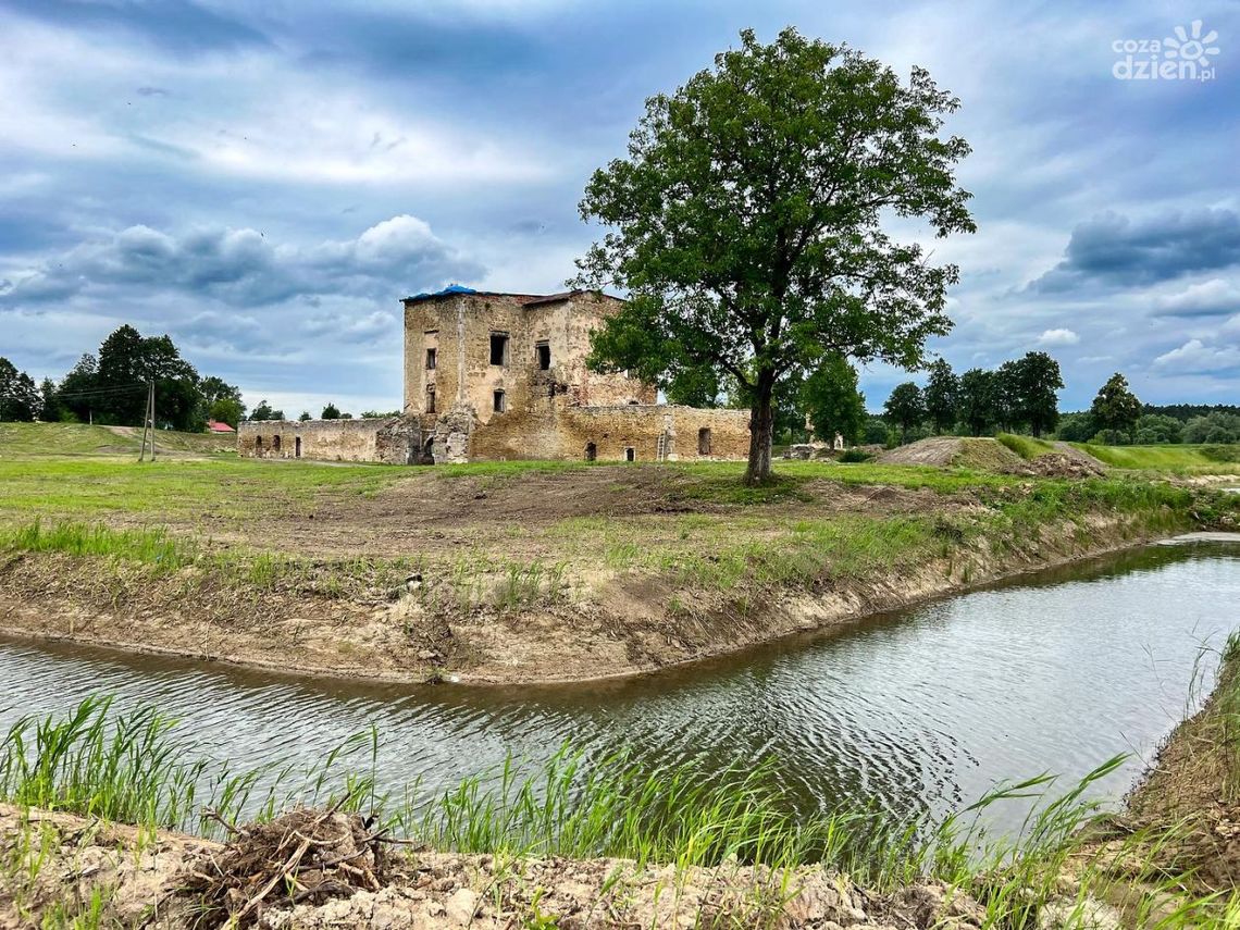 Zamek w Ćmielowie ponownie odkrywany Zamek w Ćmielowie ponownie odkrywany