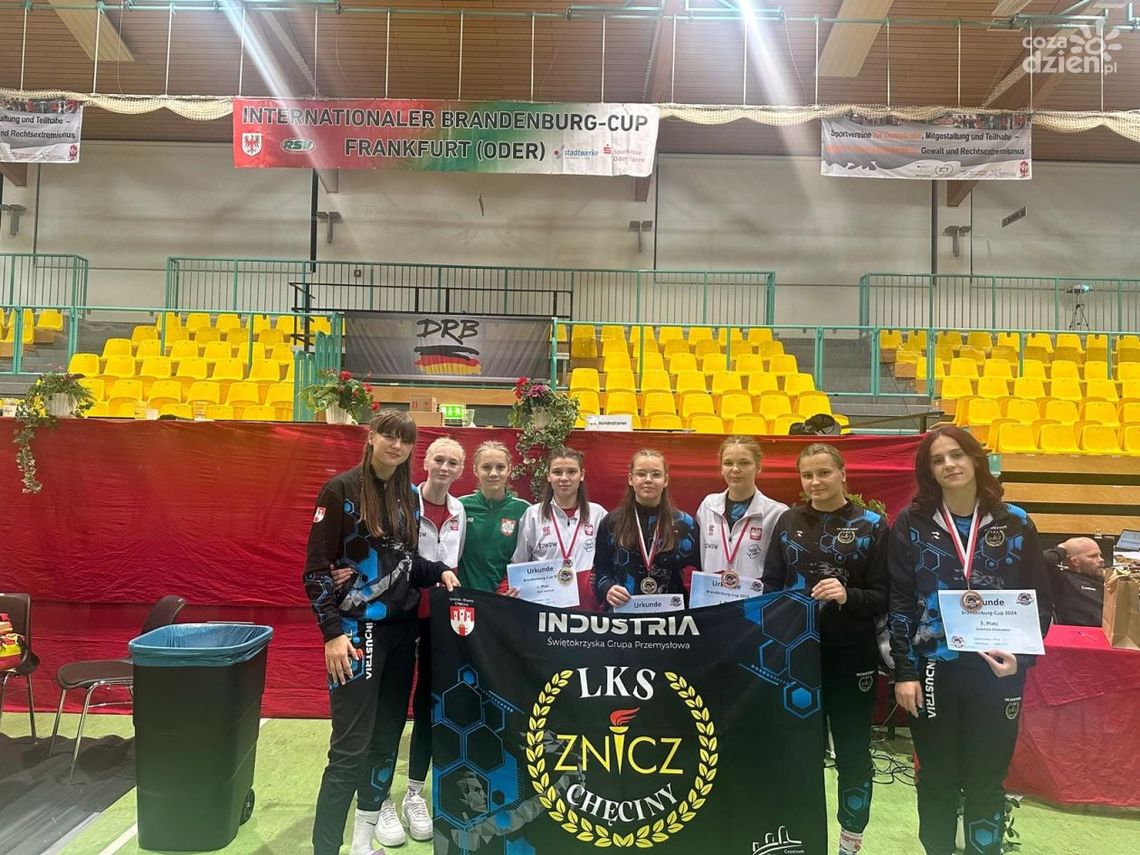 Zapaśniczki z Chęcin z medalami dla Polski Zapaśniczki z Chęcin z medalami dla Polski