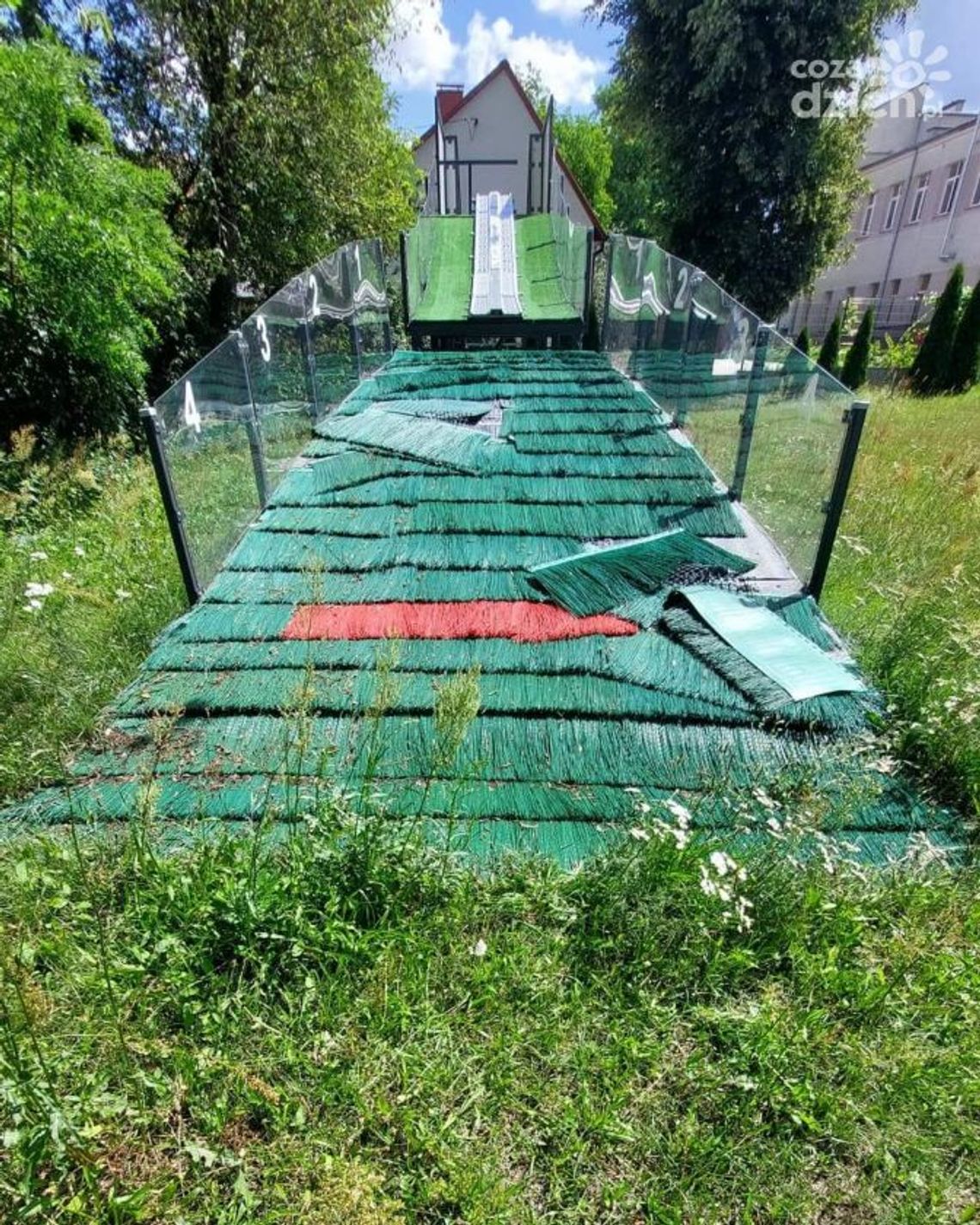 Zapomniana skocznia narciarska w Kielcach rozpada się Zapomniana skocznia narciarska w Kielcach rozpada się