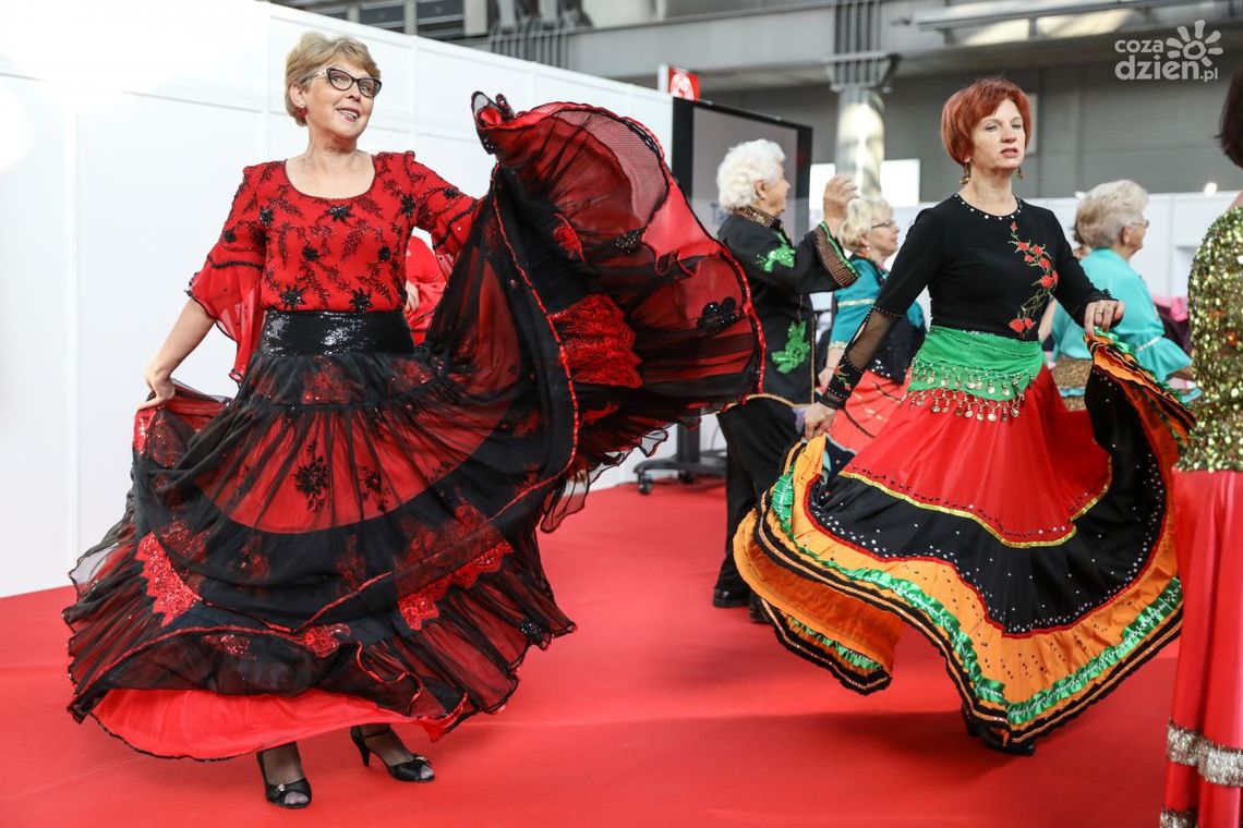 Zapraszamy na Międzypokoleniowy Bal Karnawałowy Zapraszamy na Międzypokoleniowy Bal Karnawałowy