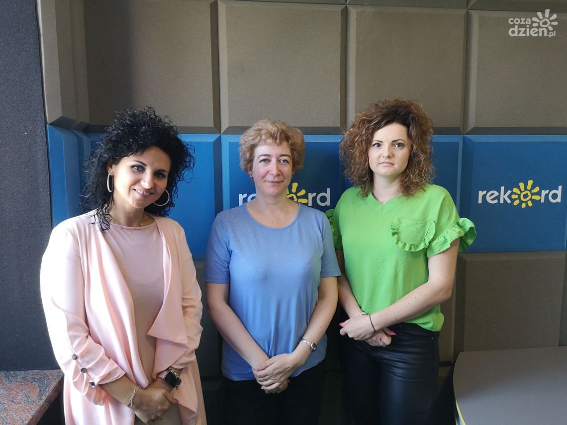 Zapraszamy na piknik z Niebieskim Jeżykiem Zapraszamy na piknik z Niebieskim Jeżykiem