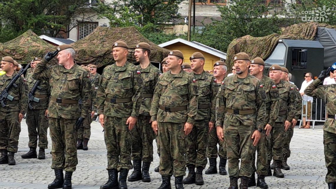 Zaprzysiężeni niedawno świętokrzyscy terytorialsi przejdą specjalistyczne szkolenia Zaprzysiężeni niedawno świętokrzyscy terytorialsi przejdą specjalistyczne szkolenia