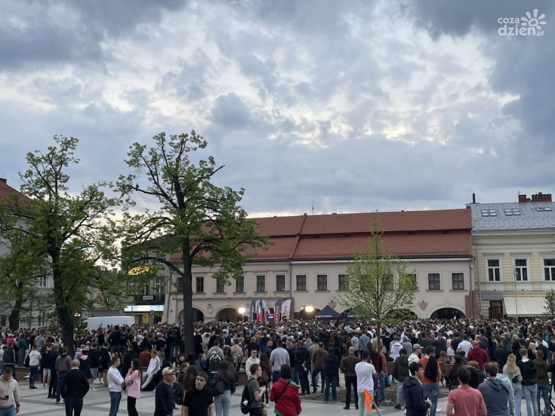 Zapytaliśmy kielczan, za co popierają Sławomira Mentzena Zapytaliśmy kielczan, za co popierają Sławomira Mentzena