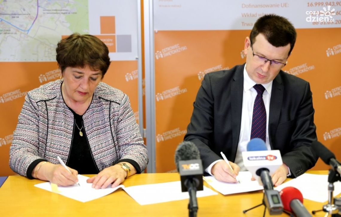 Zarzuty dla byłej starosty i byłego prezydenta Ostrowca