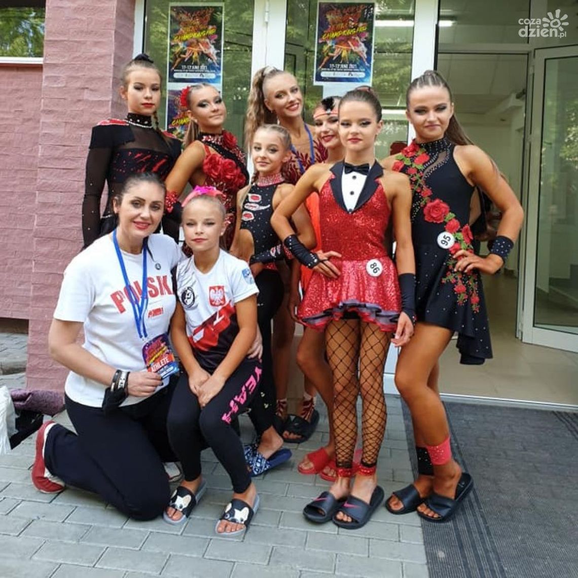 Zawodniczki Black & White z medalami Mistrzostw Świata