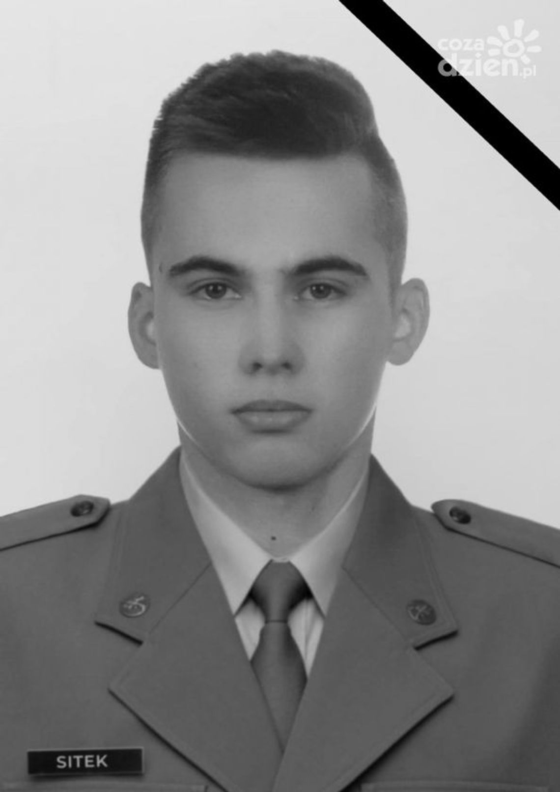 Zawyją policyjne i strażackie syreny Zawyją policyjne i strażackie syreny