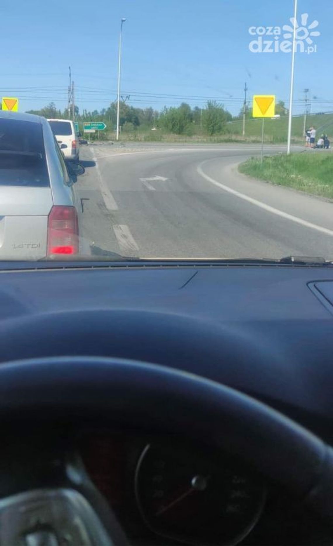 Zderzenie motocyklisty z samochodem osobowym