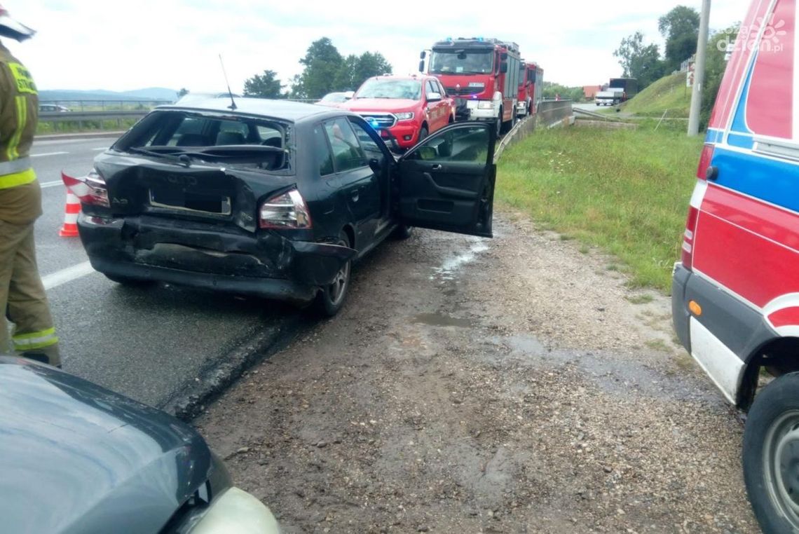 Zderzenie pojazdów w Górnie. Trwa akcja policji