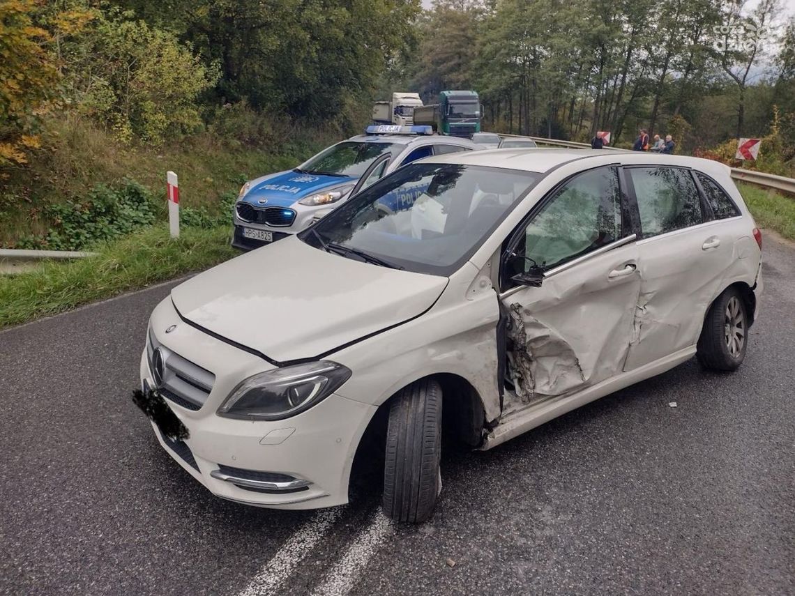 Zderzenie trzech samochodów osobowych w Nowej Słupi Zderzenie trzech samochodów osobowych w Nowej Słupi