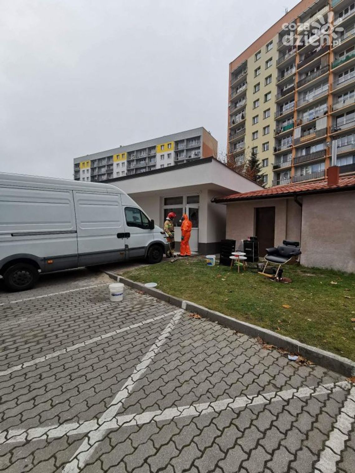 Zdewastowany nowy salon fryzjerski na Podkarczówce Zdewastowany nowy salon fryzjerski na Podkarczówce