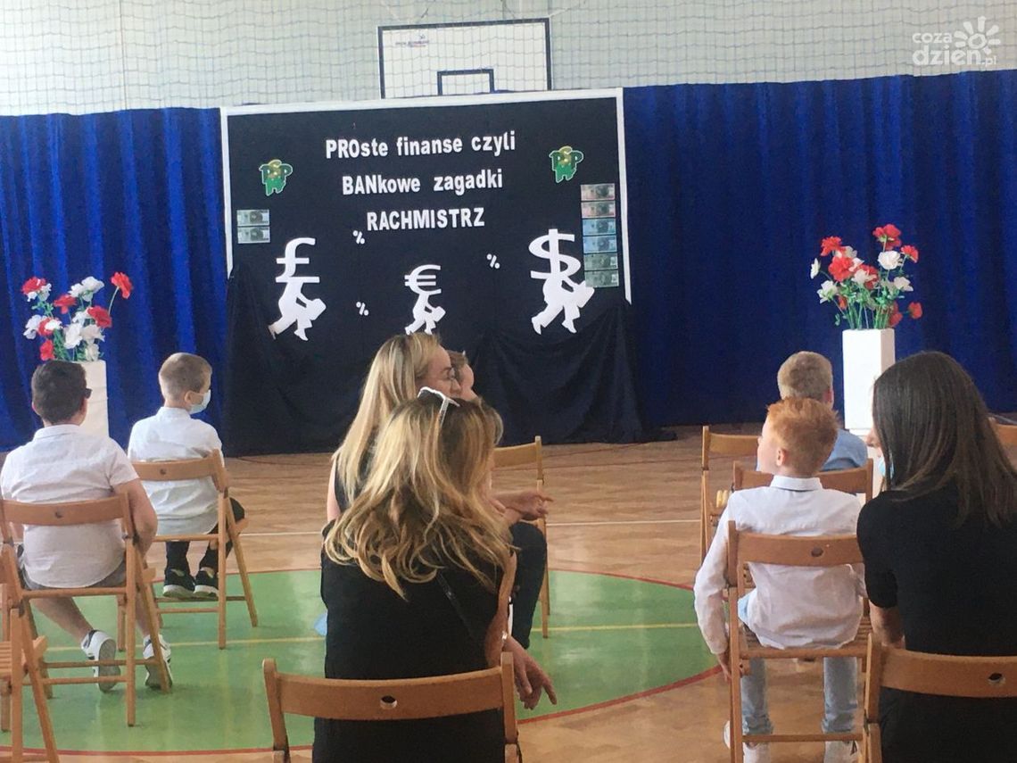 Zdolni ostrowieccy ósmoklasiści Zdolni ostrowieccy ósmoklasiści