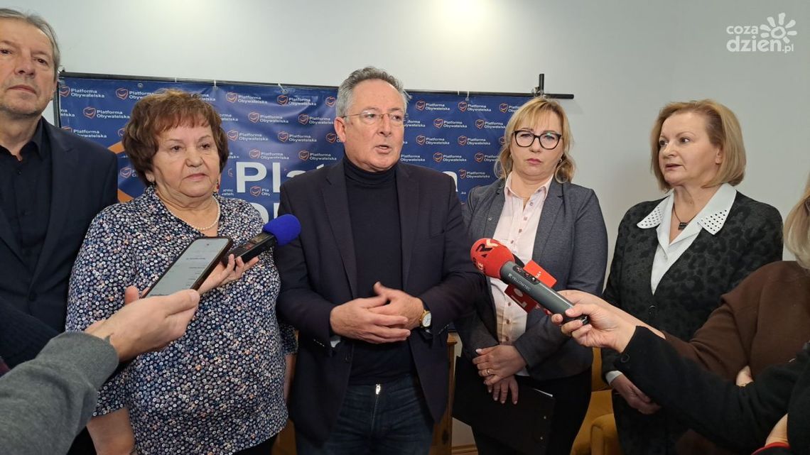 Żegnaj PiS- ie!- to odpowiedź ostrowieckich działaczy PO i posła Bartłomieja Sienkiewicza
