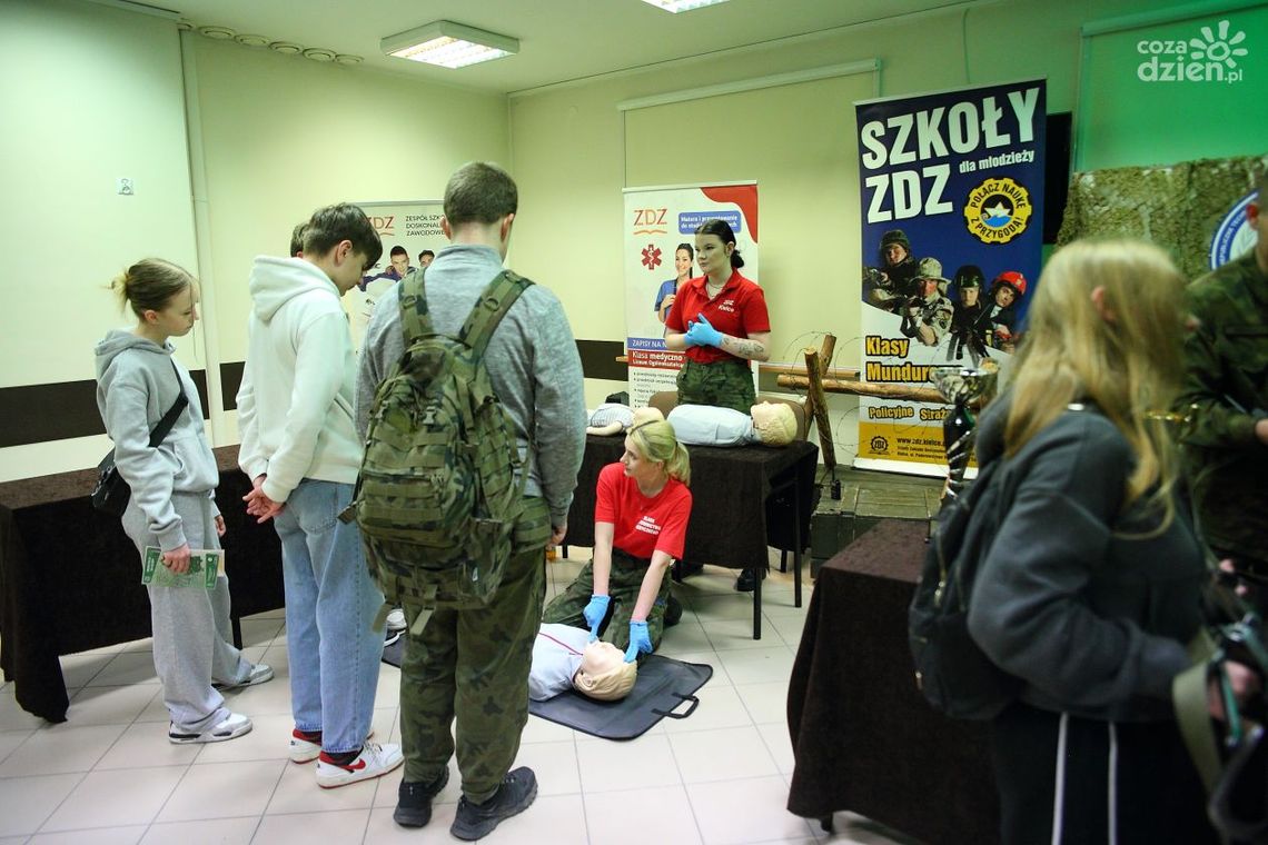 Zespół Szkół ZDZ w Kielcach otwiera swoje drzwi dla uczniów Zespół Szkół ZDZ w Kielcach otwiera swoje drzwi dla uczniów