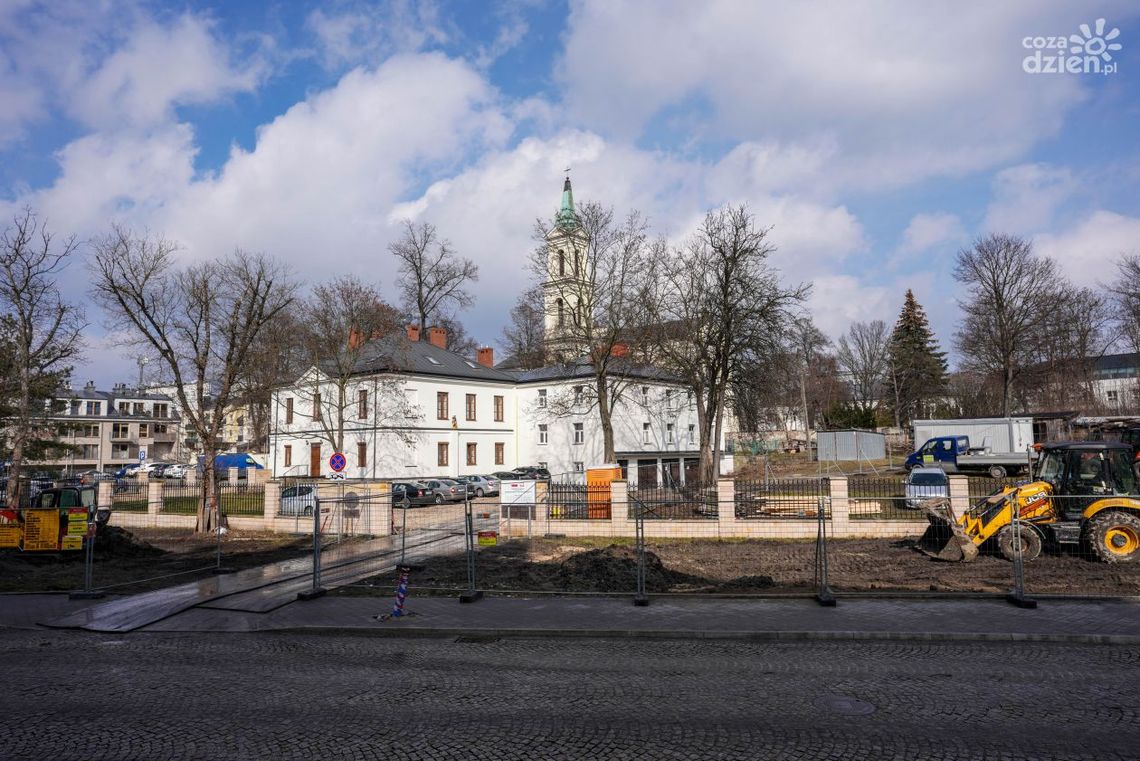 Zielone zmiany w Śródmieściu Kielc rozpoczęte Zielone zmiany w Śródmieściu Kielc rozpoczęte