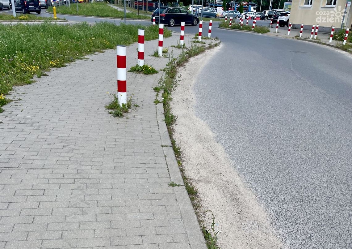 Zimowy piach na kieleckich ulicach. Kiedy zniknie?