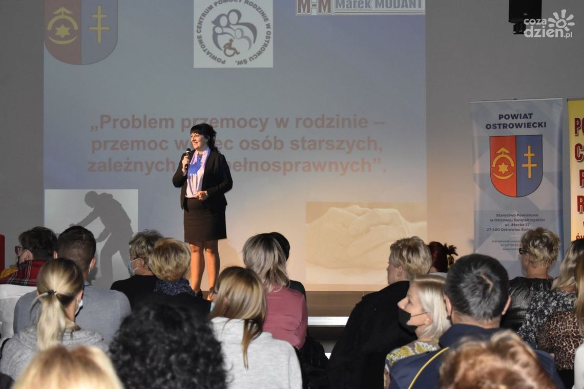 Zjawiska przemocy w Ostrowcu zostaną zdiagnozowane Zjawiska przemocy w Ostrowcu zostaną zdiagnozowane