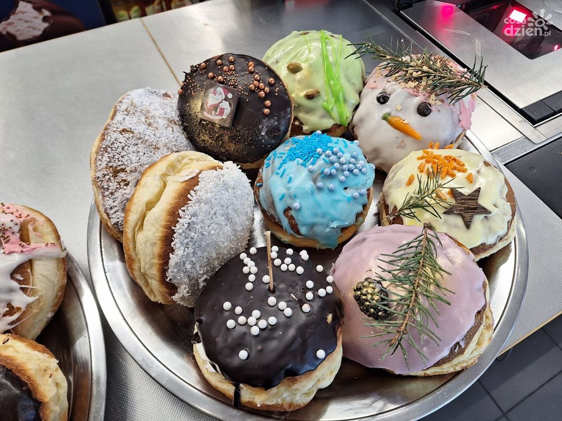 Zjedz jednego i biegnij po drugiego. Dziś Tłusty Czwartek Zjedz jednego i biegnij po drugiego. Dziś Tłusty Czwartek