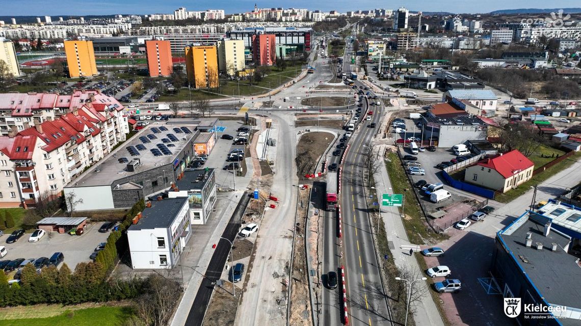 Zmiany na al. Solidarności. Dostępne są obie jezdnie