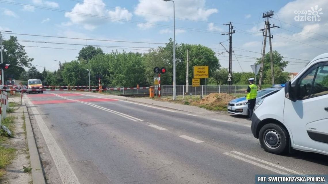 Zmiany na przejeździe kolejowym w Ostrowcu! Policja apeluje o ostrożność