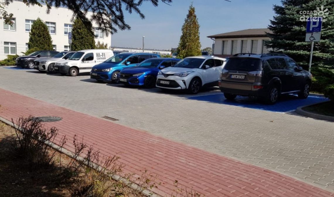Zmodernizowano parking przy Wojewódzkim Szpitalu Zespolonym w Kielcach Zmodernizowano parking przy Wojewódzkim Szpitalu Zespolonym w Kielcach