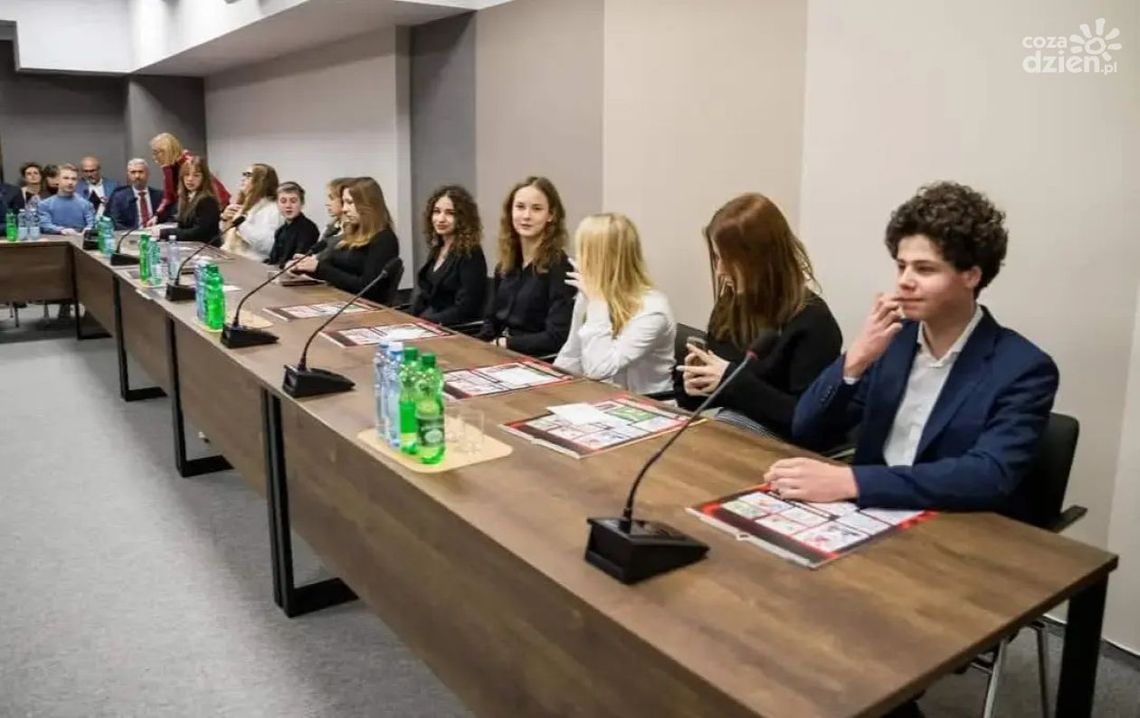 Znamy już kandydatów chętnych do pracy w Młodzieżowej Radzie Ostrowca Znamy już kandydatów chętnych do pracy w Młodzieżowej Radzie Ostrowca