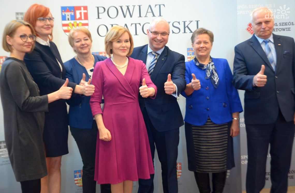 ZS nr 1 w Opatowie z nowoczesną halą sportową ZS nr 1 w Opatowie z nowoczesną halą sportową