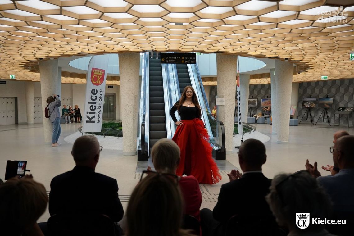 Zwiewny wieczór z modą, tańcem i sztuką Zwiewny wieczór z modą, tańcem i sztuką