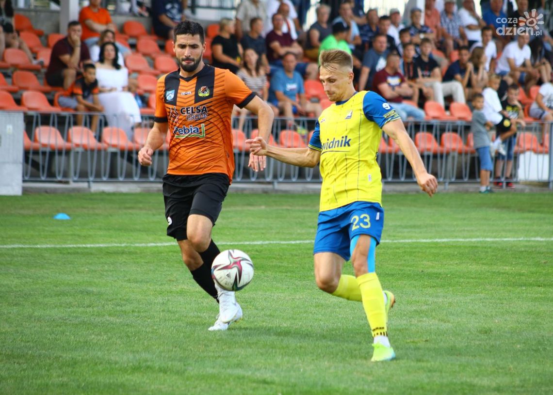 Zwycięstwa KSZO i Staru, remis Czarnych - ruszyły rozgrywki w III lidze